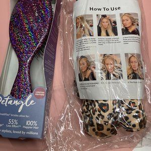 Set 2 pieces one  heatless hair curler and  one Wet Brush detangle New